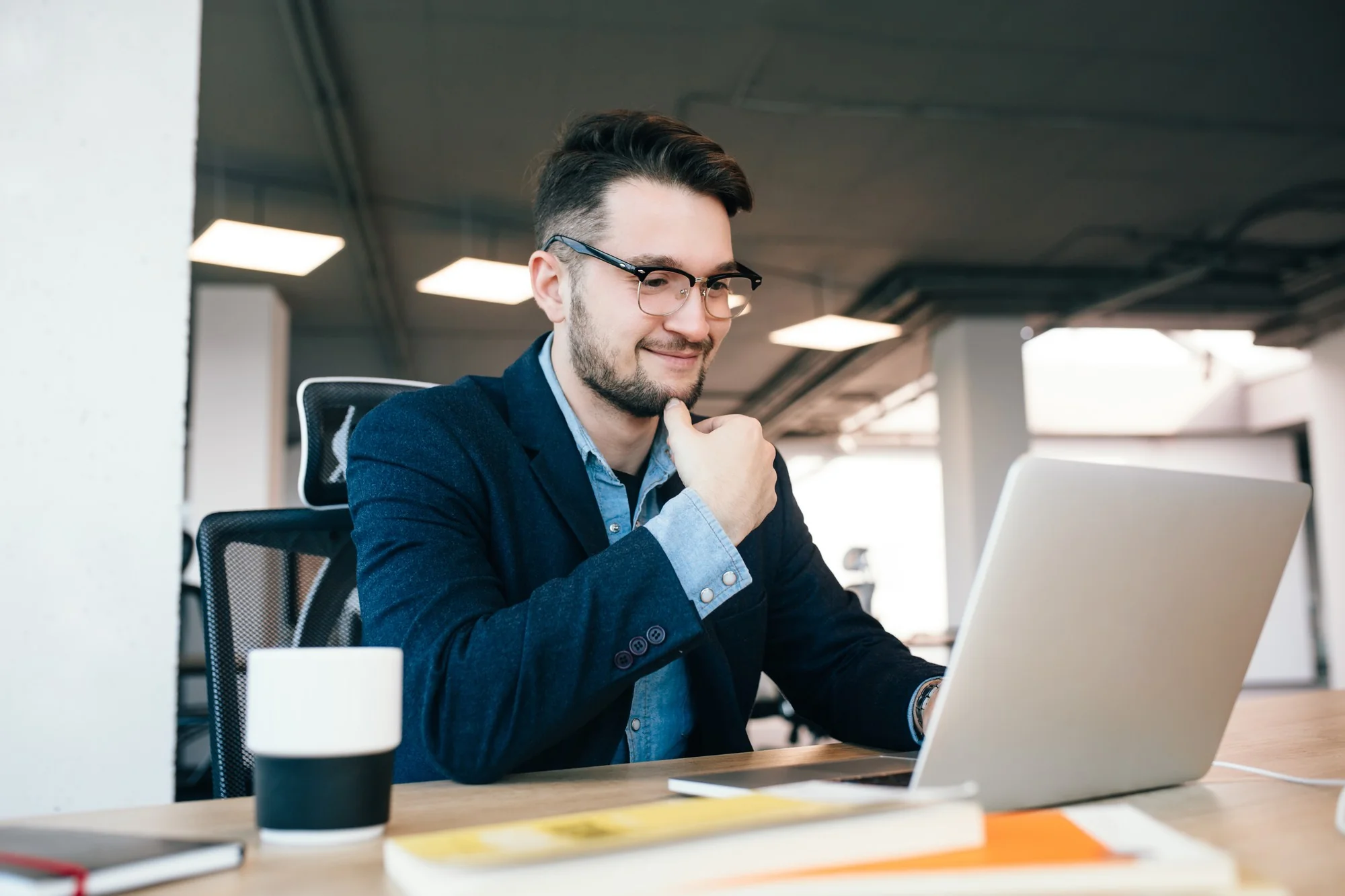 SugarAI consultant working with a customer